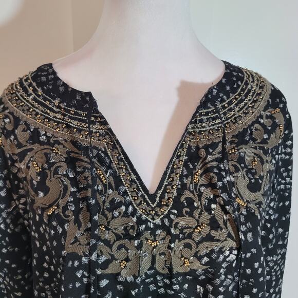 Chico's Size 1 US M No Print Strokes Embroidered Blouse Long Sleeve Notched Neck - Picture 2 of 10